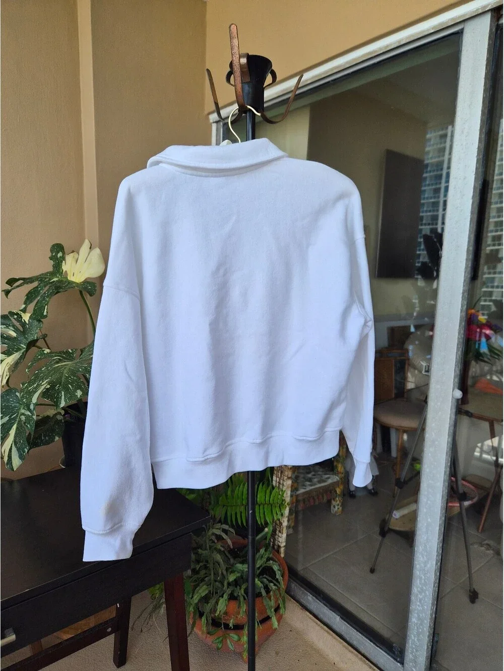 Old Navy Girls XL 14-16 White Tennis Racquet Embroidered Collared Sweatshirt